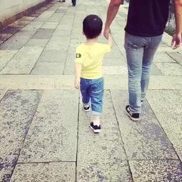 内八走路视频,纠正步伐，重塑自信风采